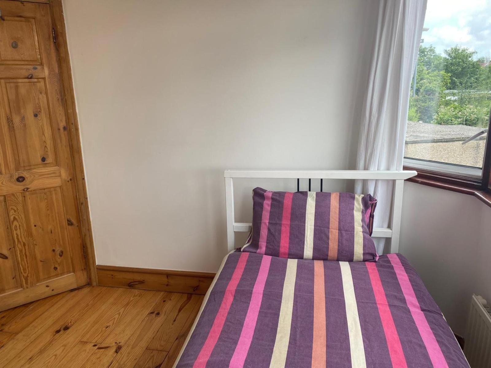 Lovely Rooms In West London Northolt  Kültér fotó
