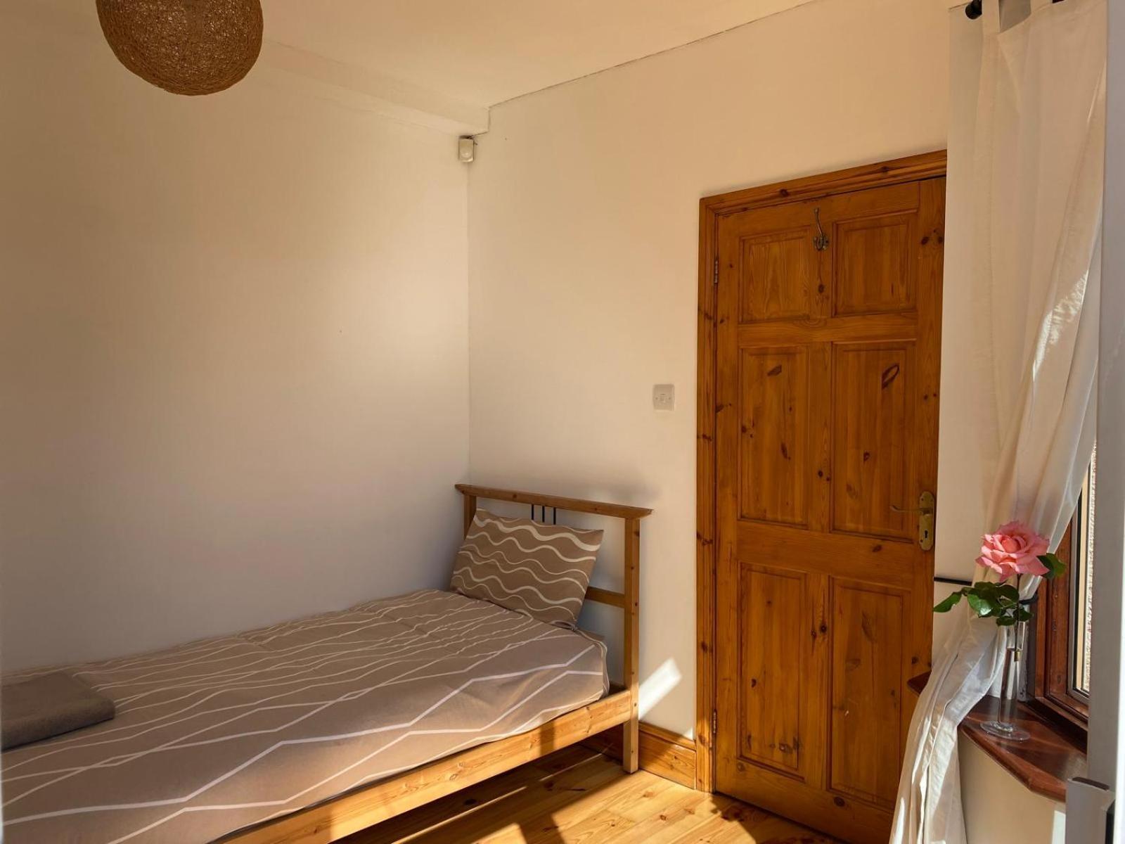 Lovely Rooms In West London Northolt  Kültér fotó