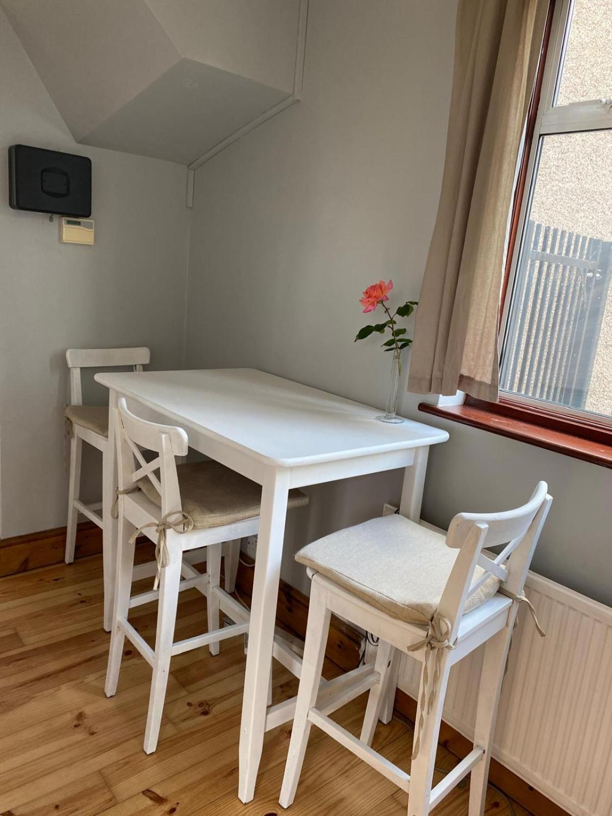 Lovely Rooms In West London Northolt  Kültér fotó