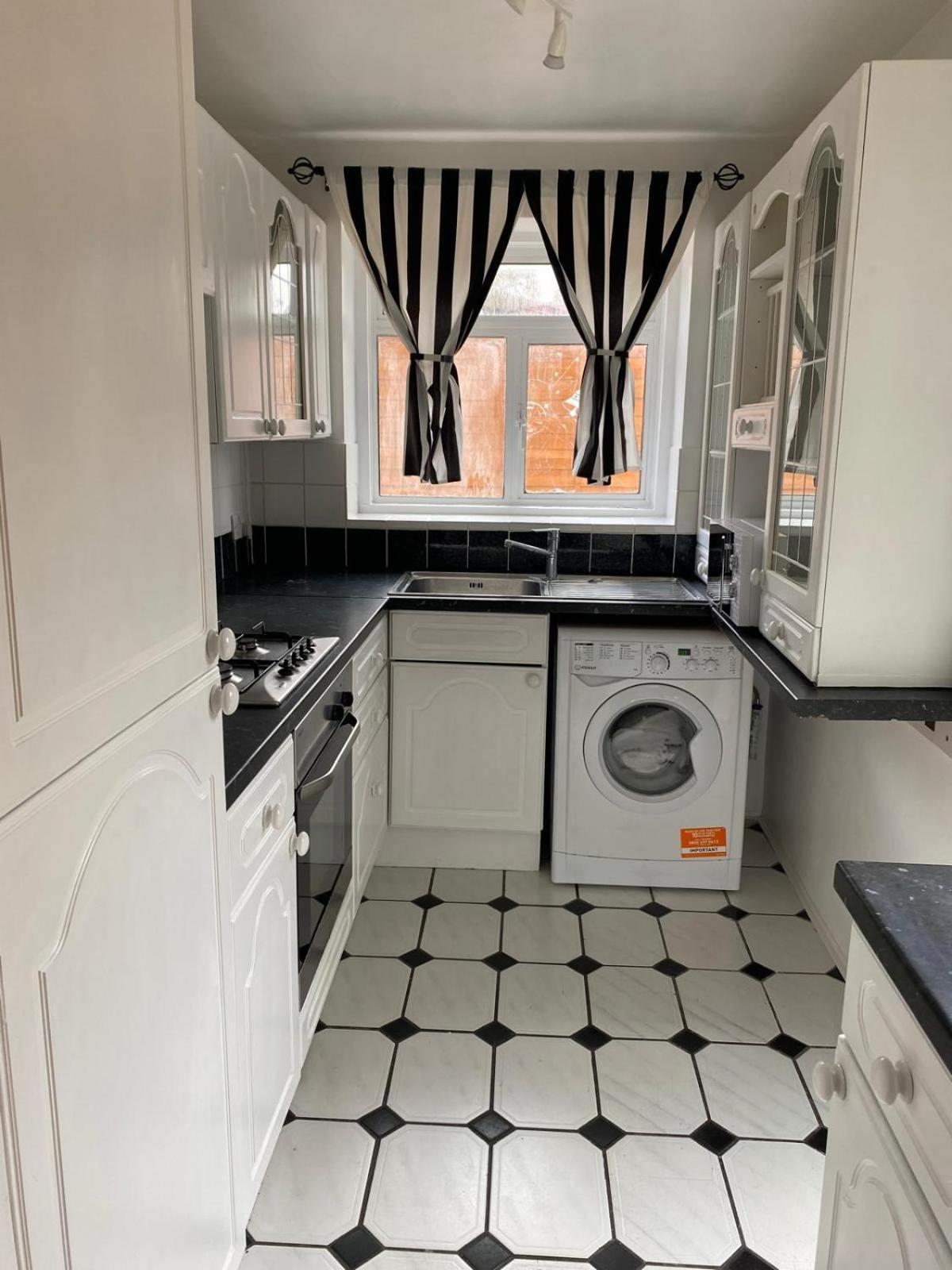 Lovely Rooms In West London Northolt  Kültér fotó
