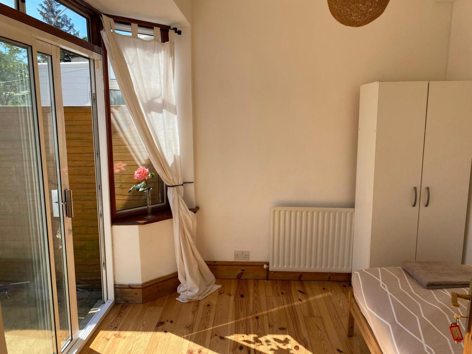 Lovely Rooms In West London Northolt  Kültér fotó